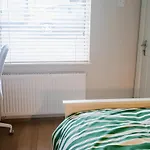 D4cosycottage - Quiet & Charming 2br Cottage, With Kingsize Bed, Free Parking And Private Garden, Within Walking Distance Of City, & Major Venues דירה *