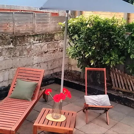 דירה D4cosycottage - Quiet & Charming 2br Cottage, With Kingsize Bed, Free Parking And Private Garden, Within Walking Distance Of City, & Major Venues