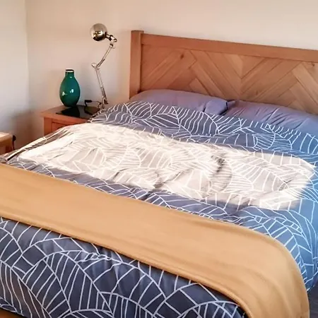 D4cosycottage - Quiet & Charming 2br Cottage, With Kingsize Bed, Free Parking And Private Garden, Within Walking Distance Of City, & Major Venues Dublin